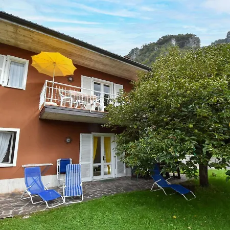Laura-4 By Interhome Appartement Crone