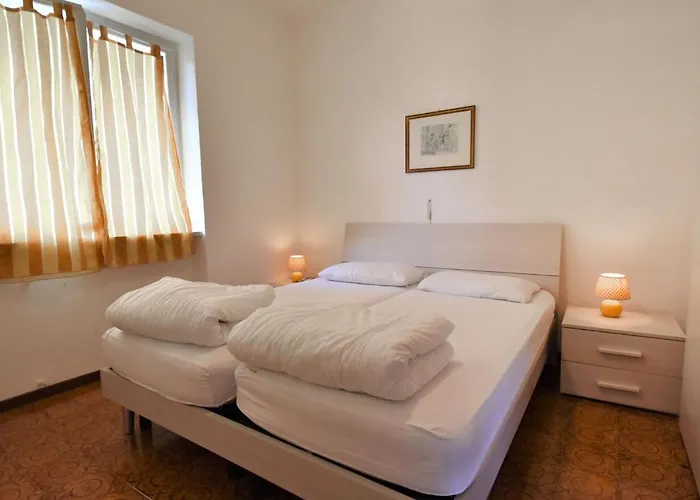 Laura-4 By Interhome Appartement Crone